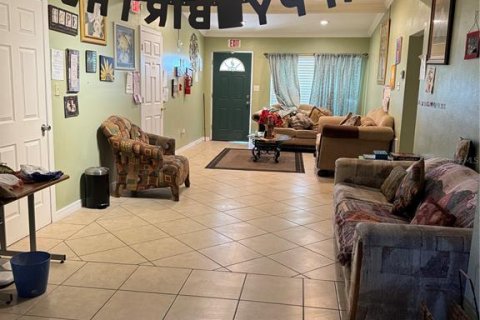 Propiedad comercial en venta en Apopka, Florida, 302.4 m2 № 1919028 - foto 9