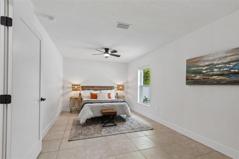 Villa ou maison à vendre à Saint Petersburg, Floride: 5 chambres, 175.59 m2 № 2227756 - photo 18