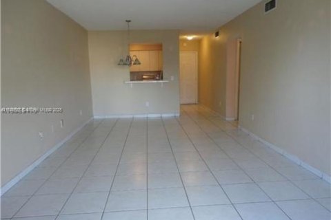 Condominio en venta en Miami Springs, Florida, 2 dormitorios, 75.81 m2 № 1849300 - foto 7