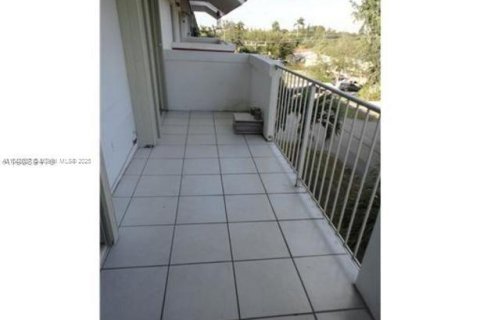 Condominio en venta en Miami Springs, Florida, 2 dormitorios, 75.81 m2 № 1849300 - foto 10