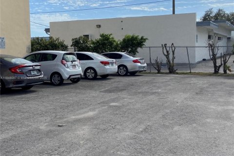 Condominio en venta en Miami Springs, Florida, 2 dormitorios, 75.81 m2 № 1849300 - foto 14