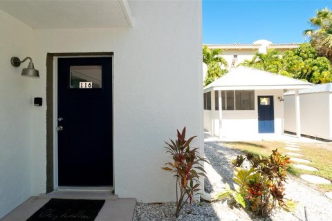 Condo in Holmes Beach, Florida, 1 bedroom  № 1568192 - photo 1