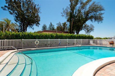 Condo in Holmes Beach, Florida, 1 bedroom  № 1568192 - photo 2