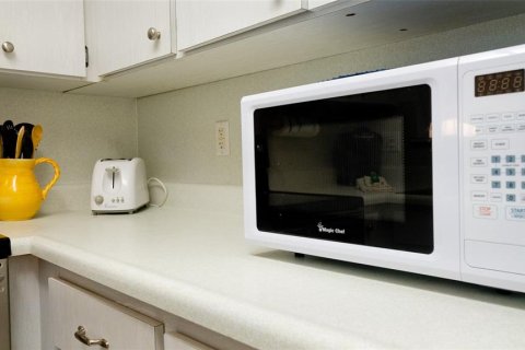 Condo in Holmes Beach, Florida, 1 bedroom  № 1568192 - photo 15