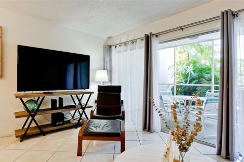 Condo in Holmes Beach, Florida, 1 bedroom  № 1568192 - photo 24