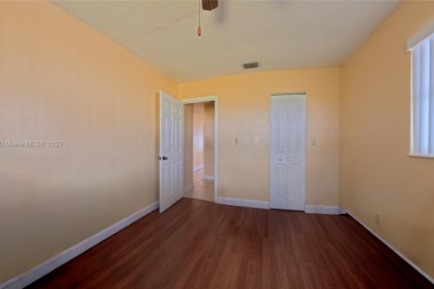 Condominio en venta en Lehigh Acres, Florida, 2 dormitorios № 2034290 - foto 26