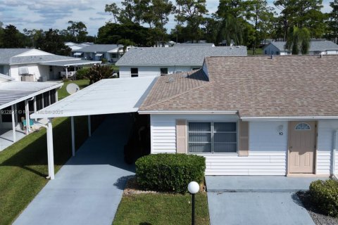 Condominio en Lehigh Acres, Florida, 2 dormitorios  № 2034290