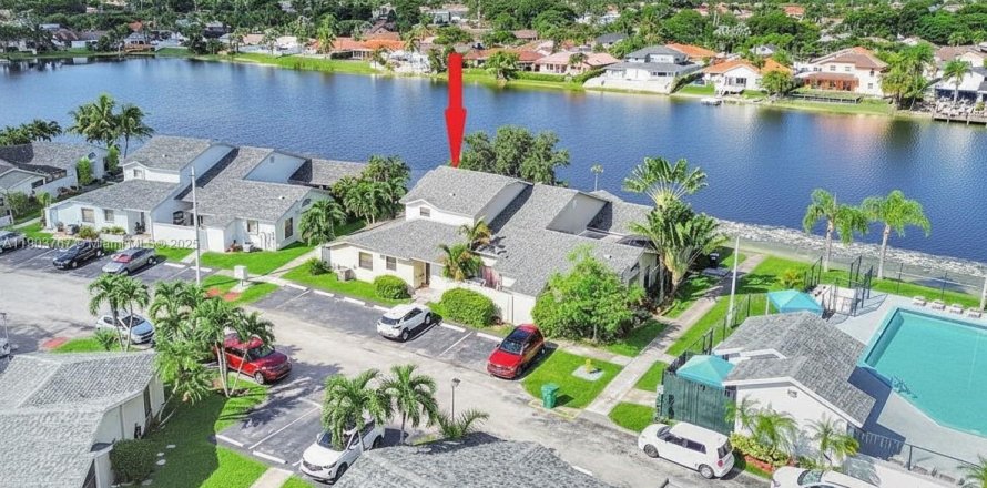 Таунхаус в Майами, Флорида 3 спальни, 115.66м2 № 1954775