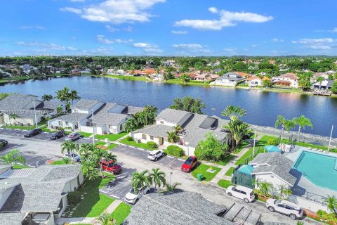 Купить таунхаус в Майами, Флорида 3 спальни, 115.66м2, № 1954775 - фото 13