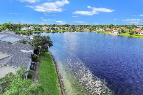 Купить таунхаус в Майами, Флорида 3 спальни, 115.66м2, № 1954775 - фото 22