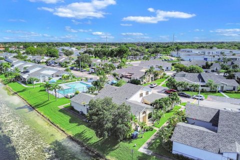 Купить таунхаус в Майами, Флорида 3 спальни, 115.66м2, № 1954775 - фото 11