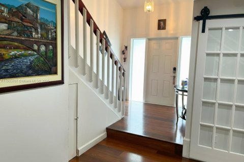 Купить таунхаус в Майами, Флорида 3 спальни, 115.66м2, № 1954775 - фото 29