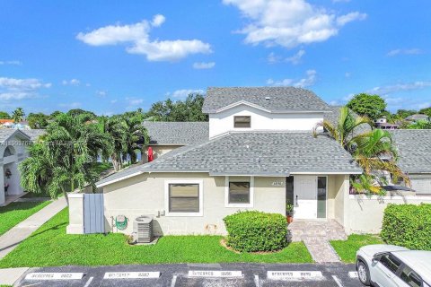 Купить таунхаус в Майами, Флорида 3 спальни, 115.66м2, № 1954775 - фото 26