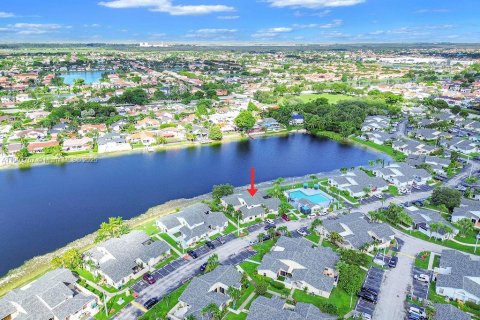 Купить таунхаус в Майами, Флорида 3 спальни, 115.66м2, № 1954775 - фото 8