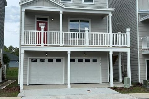 House in Gainesville, Florida 3 bedrooms, 119.94 sq.m. № 1808228 - photo 1