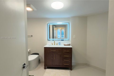 Condo in Miami, Florida, 1 bedroom  № 2075252 - photo 19