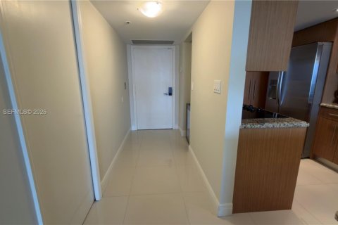 Condo in Miami, Florida, 1 bedroom  № 2075252 - photo 21