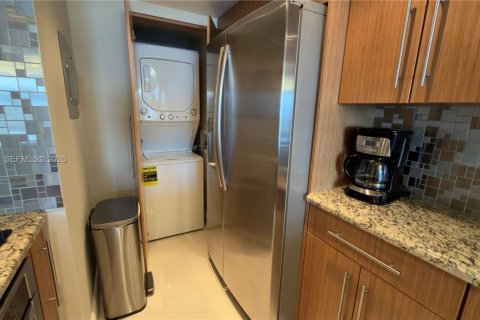 Condo in Miami, Florida, 1 bedroom  № 2075252 - photo 23