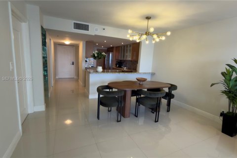 Condo in Miami, Florida, 1 bedroom  № 2075252 - photo 5