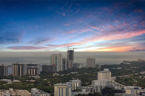 Condo in Miami, Florida, 4 bedrooms  № 1942537 - photo 17