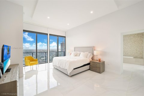 Condo in Miami, Florida, 4 bedrooms  № 1942537 - photo 18