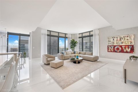 Condo in Miami, Florida, 4 bedrooms  № 1942537 - photo 2