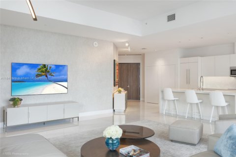 Condo in Miami, Florida, 4 bedrooms  № 1942537 - photo 9
