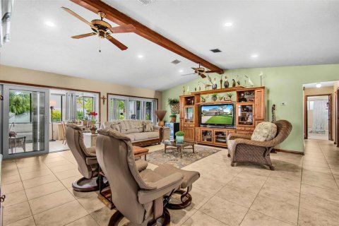 Villa ou maison à vendre à Palm Coast, Floride: 3 chambres, 165.09 m2 № 2305940 - photo 11