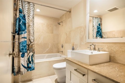 Copropriété à vendre à Miami, Floride: 1 chambre, 101.45 m2 № 1931993 - photo 24