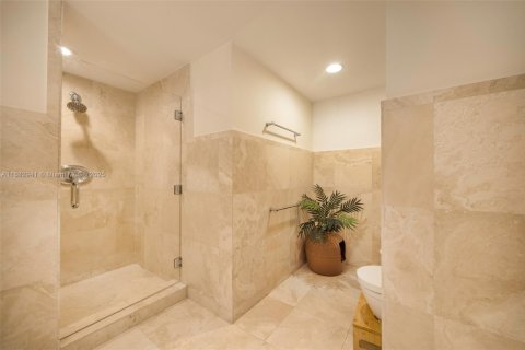 Copropriété à vendre à Miami, Floride: 1 chambre, 101.45 m2 № 1931993 - photo 23