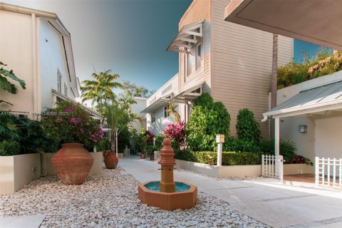 Copropriété à vendre à Miami, Floride: 1 chambre, 101.45 m2 № 1931993 - photo 25