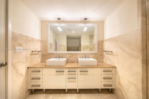 Copropriété à vendre à Miami, Floride: 1 chambre, 101.45 m2 № 1931993 - photo 21