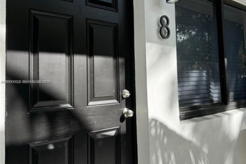 Appartement à louer à Miami, Floride: 1 chambre, 65.03 m2 № 2063021 - photo 2