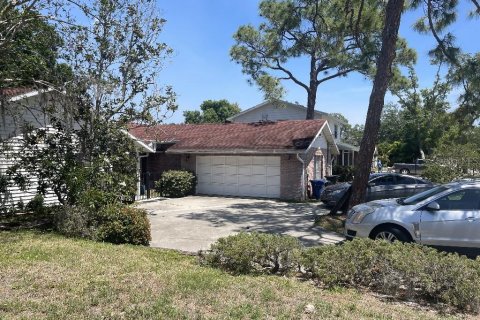 House in Sarasota, Florida 6 bedrooms, 241.55 sq.m. № 2280548