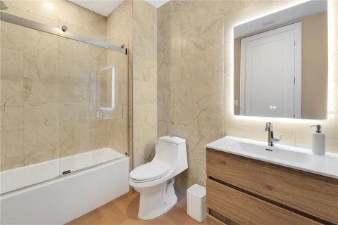 Adosado en venta en New Port Richey, Florida, 3 dormitorios, 236.9 m2 № 1778157 - foto 23