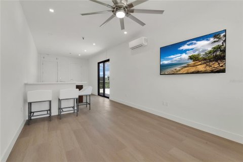 Adosado en venta en New Port Richey, Florida, 3 dormitorios, 236.9 m2 № 1778157 - foto 4