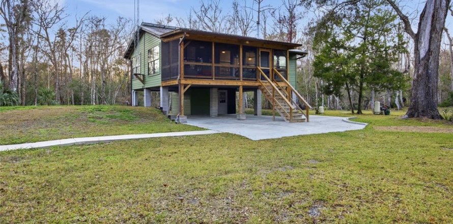 Villa ou maison à Cedar Key, Floride 2 chambres, 92.9 m2 № 2218261