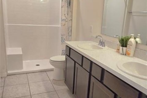 House in Davenport, Florida 5 bedrooms, 255.95 sq.m. № 1680024 - photo 14