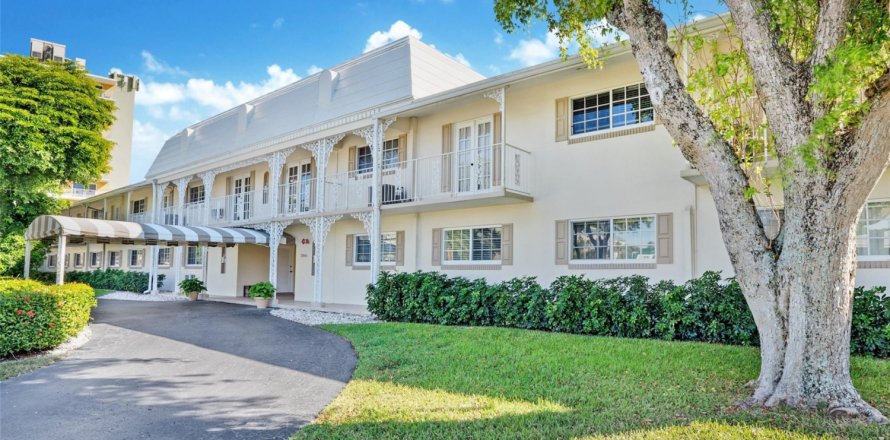 Condominio en Fort Lauderdale, Florida, 2 dormitorios  № 805458
