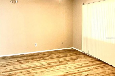Casa en alquiler en Orlando, Florida, 3 dormitorios, 92.72 m2 № 1918083 - foto 2