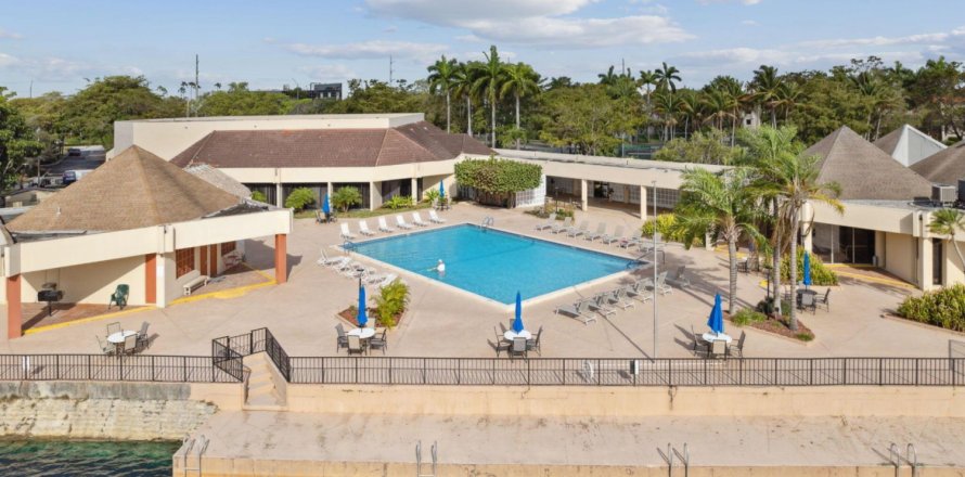 Condominio en Sunrise, Florida, 2 dormitorios № 1077024