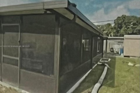 Villa ou maison à vendre à North Miami, Floride: 4 chambres, 141.3 m2 № 1816443 - photo 3