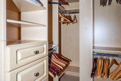 Copropriété à louer à Hallandale Beach, Floride: 1 chambre, 76.18 m2 № 1966366 - photo 16