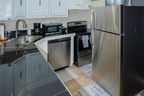 Copropriété à louer à Hallandale Beach, Floride: 1 chambre, 76.18 m2 № 1966366 - photo 6