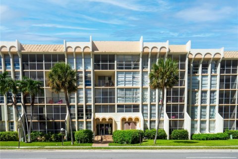 Copropriété à louer à Hallandale Beach, Floride: 1 chambre, 76.18 m2 № 1966366 - photo 3