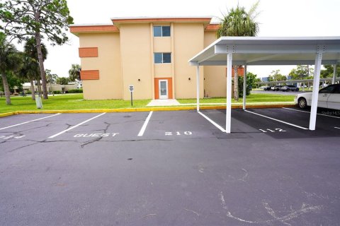 Condominio en venta en Port Charlotte, Florida, 1 dormitorio, 62.43 m2 № 2157070 - foto 22