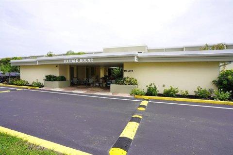 Condominio en Port Charlotte, Florida, 1 dormitorio  № 2157070