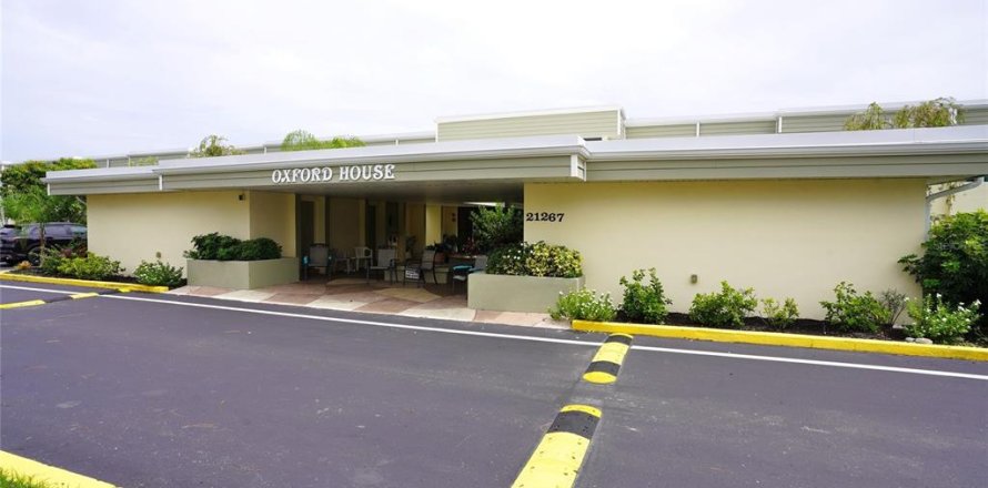 Condominio en Port Charlotte, Florida, 1 dormitorio  № 2157070