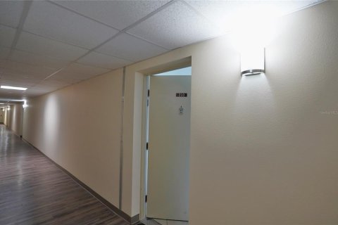 Condominio en venta en Port Charlotte, Florida, 1 dormitorio, 62.43 m2 № 2157070 - foto 6