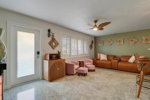 House in North Palm Beach, Florida 3 bedrooms, 104.98 sq.m. № 2187557 - photo 11